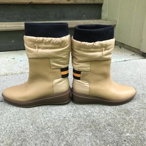 Under Armour Tan Women’s Boots w Reflective Stripe